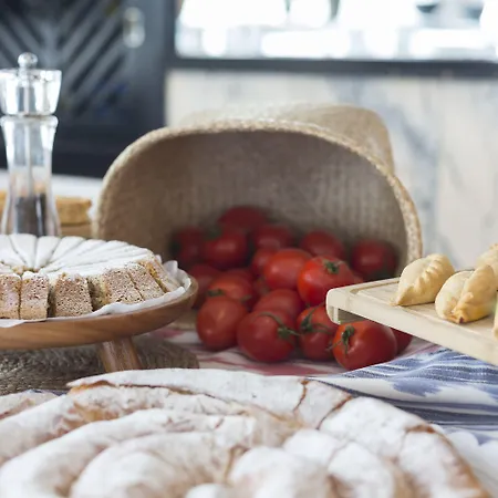 إتش إم تروبيكال