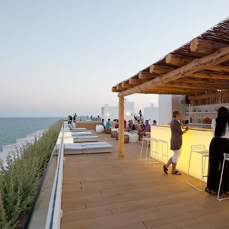 إتش إم تروبيكال فندق