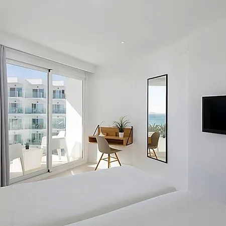 Hm Tropical Hotel 4*
