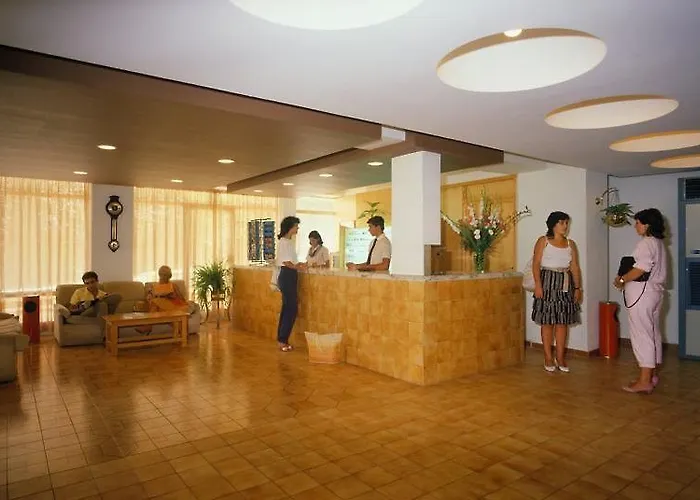 Hm Tropical Hotel 4*