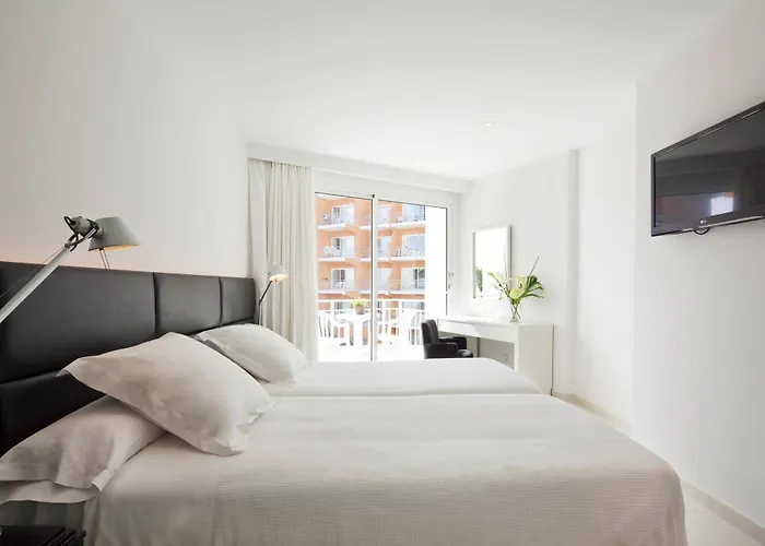 Hm Tropical Hotel 4*